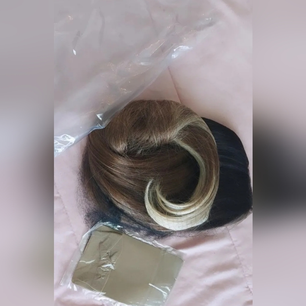 Wig - Picture 7 of 7